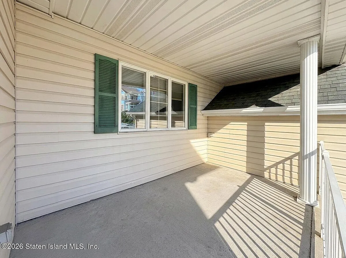 3 bed, 3.0 bath, 2100 sqft, $3,800 — Photo 3