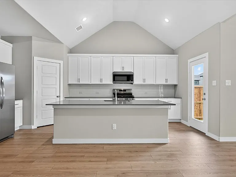 701 Summerberry Dr — Photo 10