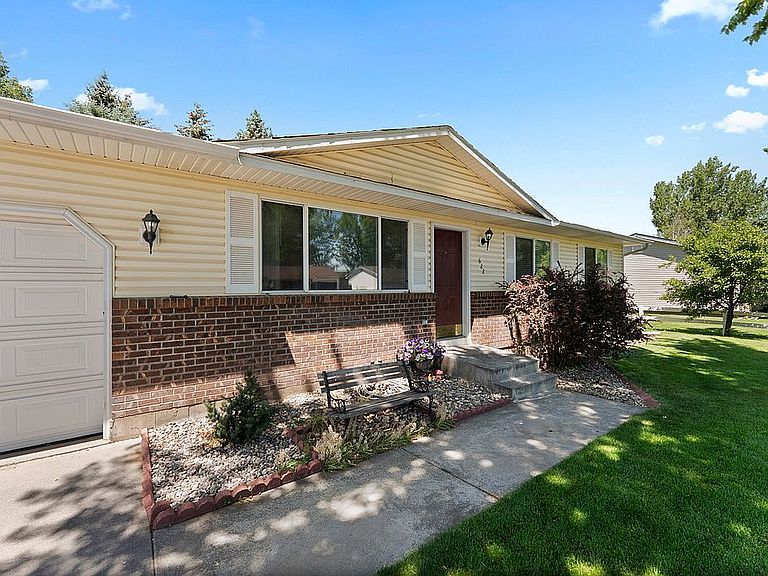 Listing photo 3