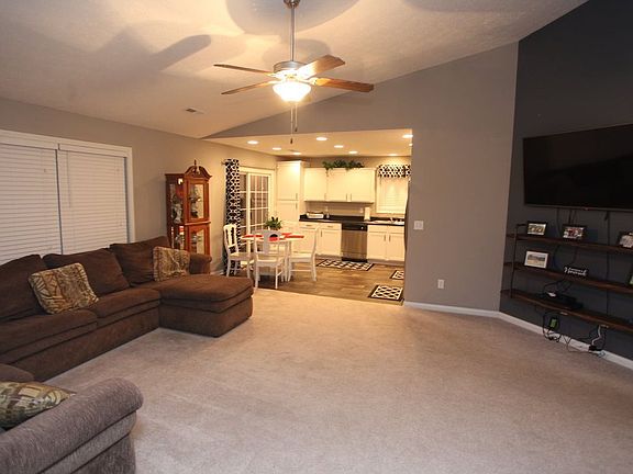 4th image of 1211 Chicory Way