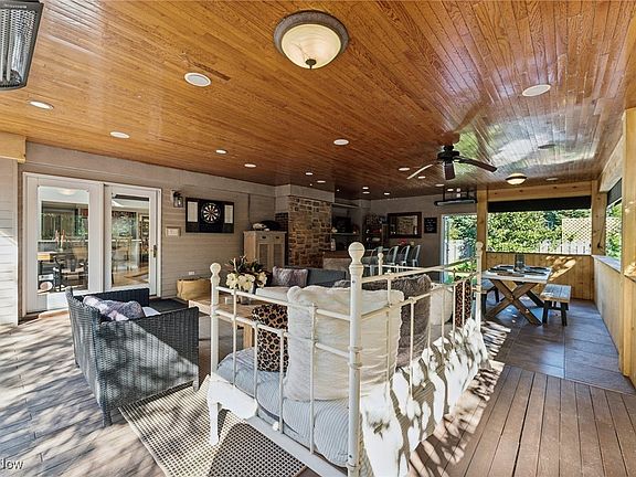 5th image of 3878 W Surrey Ct