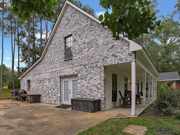 4th image of 3055 Old Brookhaven Rd