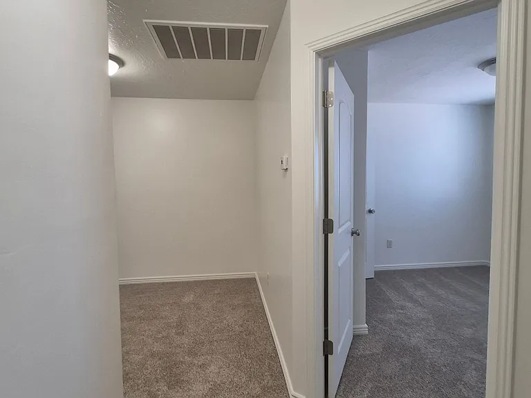1000 E Bluffview Dr #118 — Photo 26