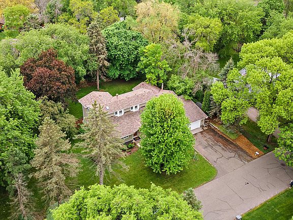3rd image of 13412 Tudor Rd