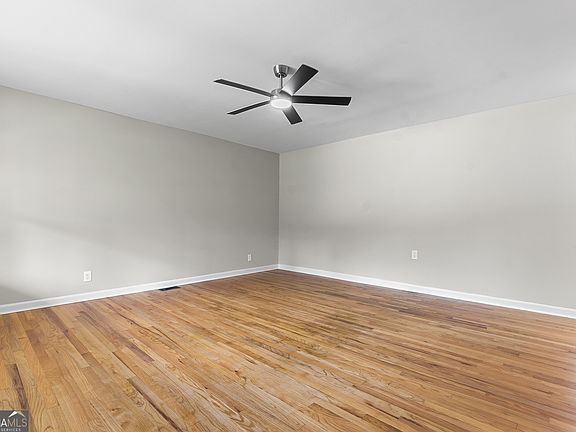 5th image of 102 Hillridge Dr