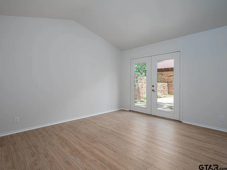 509 Winchester Dr — Photo 18