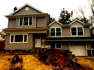 377 Harrison St, Paramus, NJ 07652