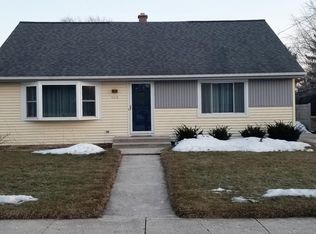 1015 Park Ave, Oostburg, WI 53070