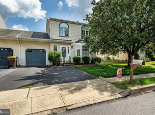 304 Aronimink Dr, Royersford, PA