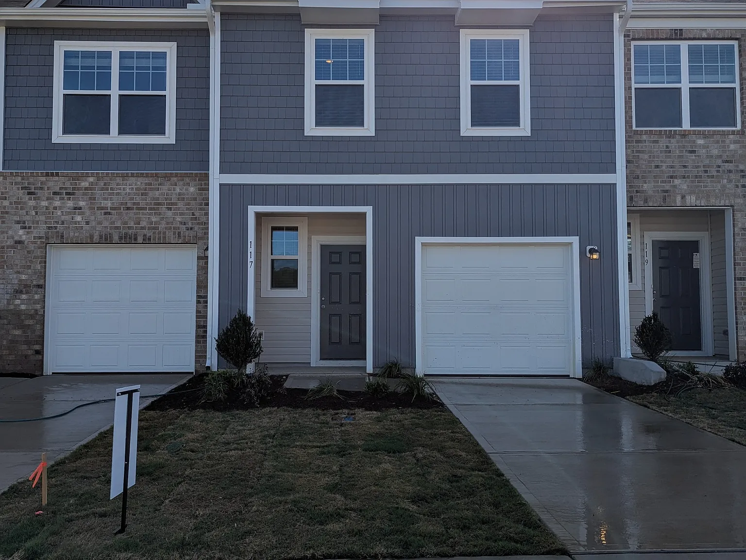 3 bed, 1386 sqft, $1,725 — Photo 1