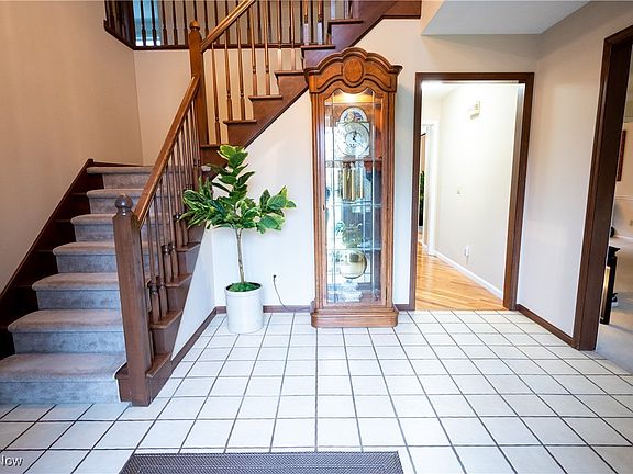3rd image of 7634 White Oak Dr