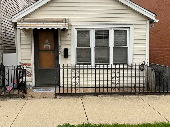 2925 S Elias Ct, Chicago, IL 60608