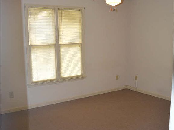 5th image of 1050 Branscomb Cir SE