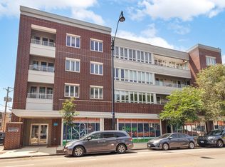 3021 W Armitage Ave #402, Chicago, IL 60614