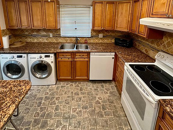 4th image of 855 Salem Lane #B
