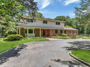 48 Highland Blvd, Dix Hills, NY 11746