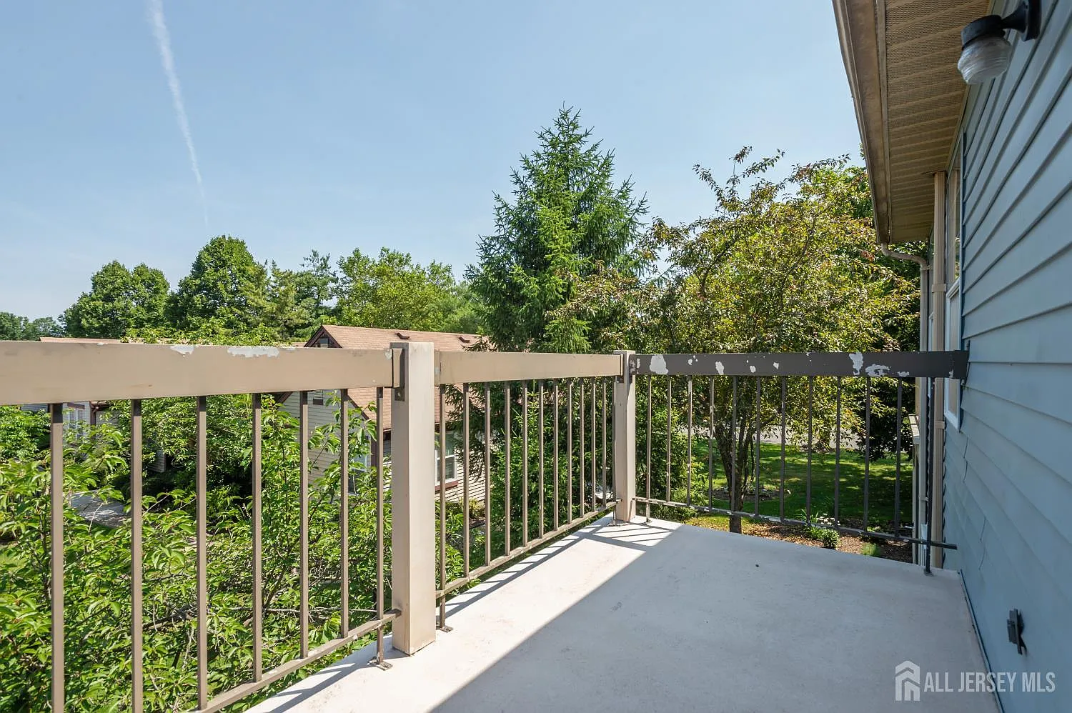 2 bed, 1.5 bath, 961 sqft, $2,000 — Photo 3