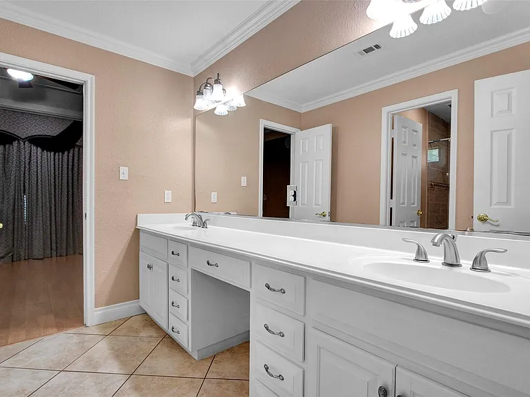 11207 Indian Trails Dr — Photo 16