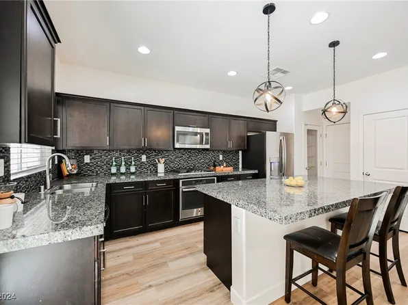 6987 Walden Park St, Las Vegas, NV 89166