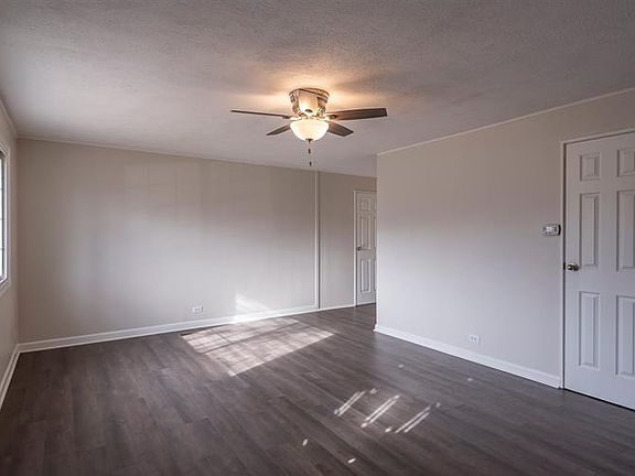 3rd image of 810 W Briarcliff Dr