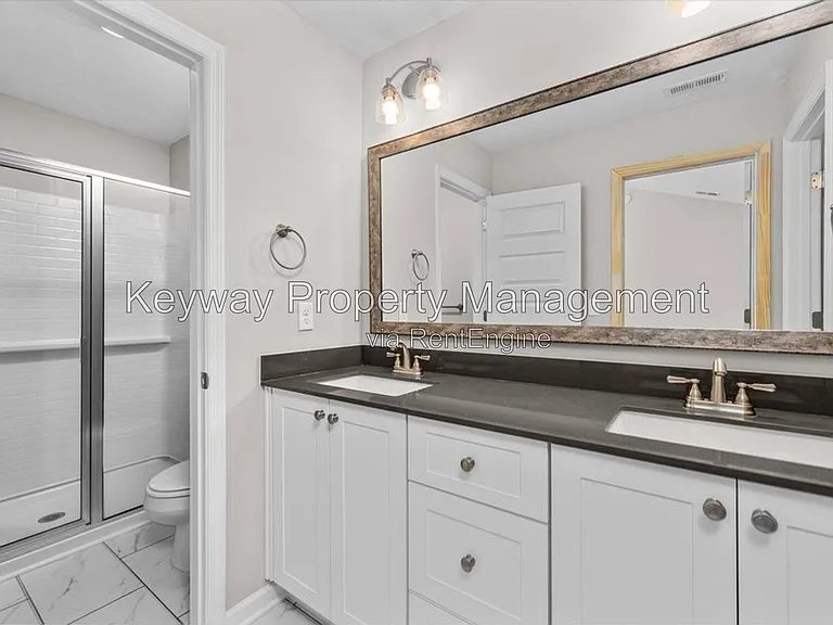 1001 Linsmore Ave — Photo 9