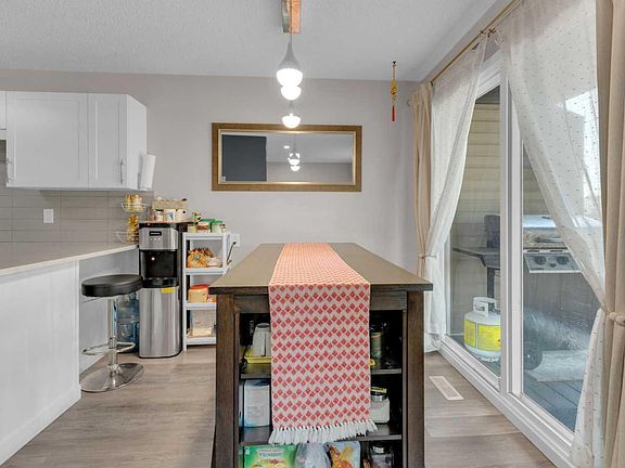 5th image of 96 Holmes St #25