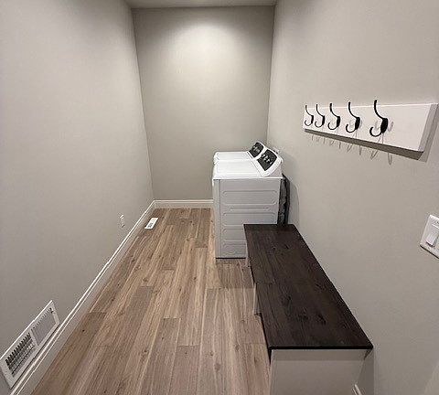 4th image of 4727 Bellflower Dr #2