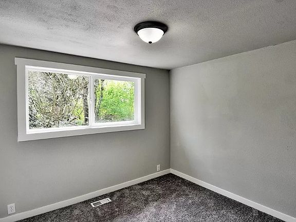 5th image of 1703 Garrison St NE