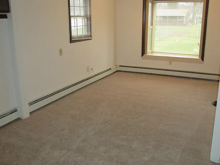 2529 Bainbridge Ave — Photo 7