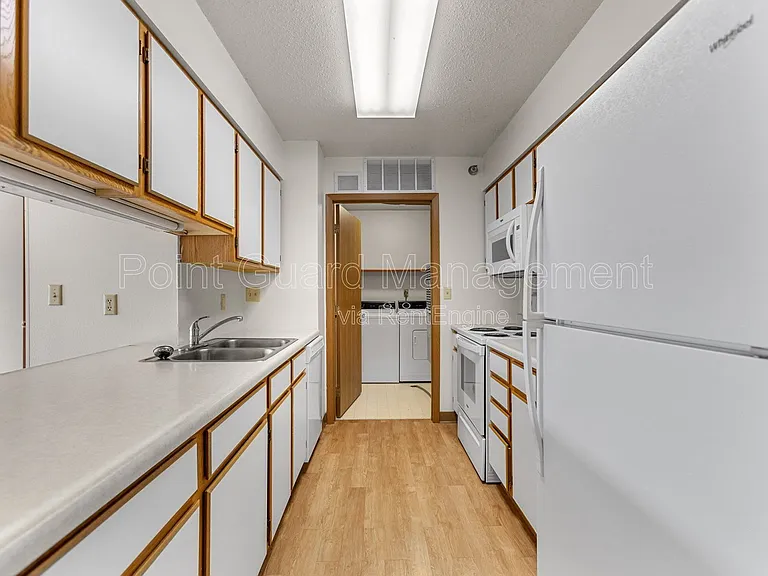 Maple Park Apartments — Photo 16
