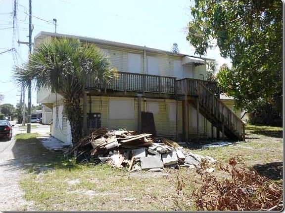 2nd image of 614 1st Avenue S
