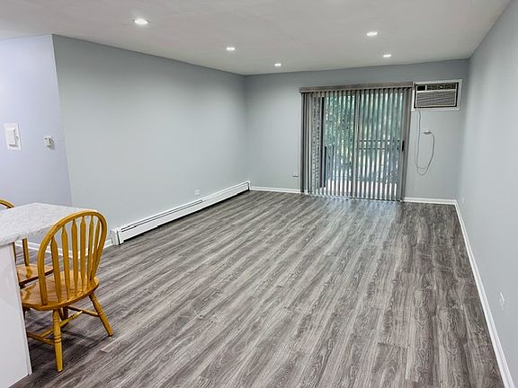 3rd image of 565 Heritage Dr APT 210
