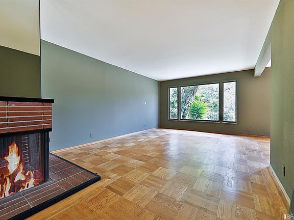 2nd image of 160 Buena Vista Ter