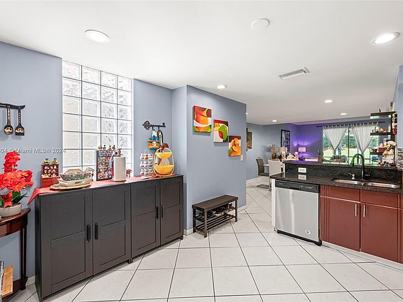 5th image of 1181 Sorrento Dr #1181