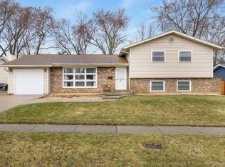 6500 Winston Dr, Woodridge, IL 60517