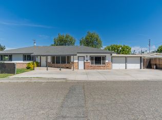 27 Emerald Dr, Merced, CA 95340