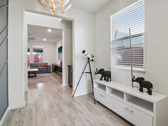 4th image of 1606 winterberry Lane