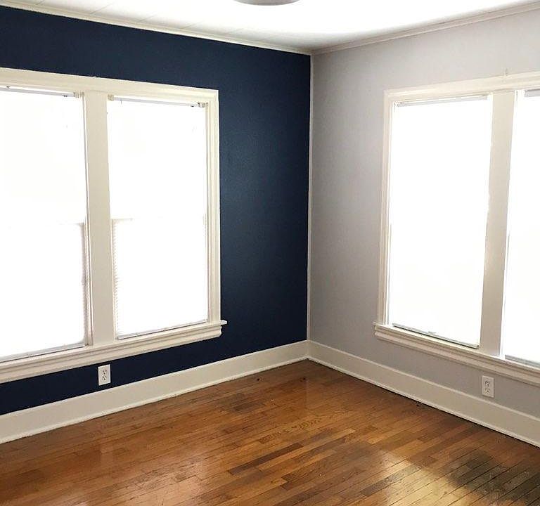 1st image of 132 1/2 Rowland Pl #132-1/2