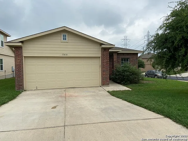 3 bed, 2.0 bath, 1610 sqft, $1,800 — Photo 1