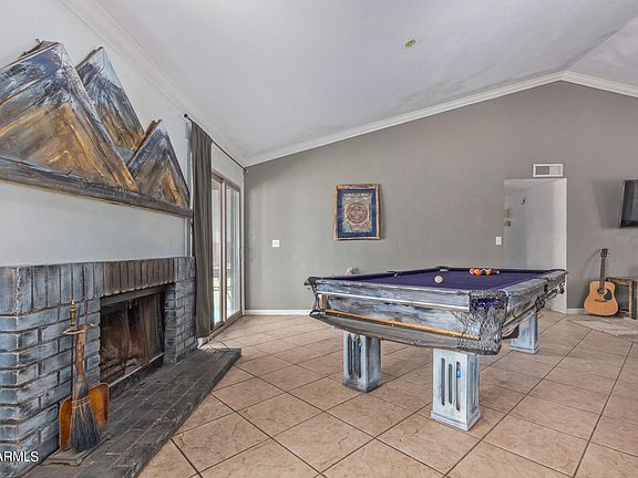 4th image of 2238 E CARMEL Avenue