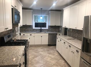 20 University Pl, Parlin, NJ 08859