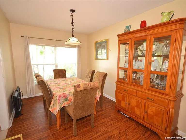 753 NW Waterlily Pl — Photo 3