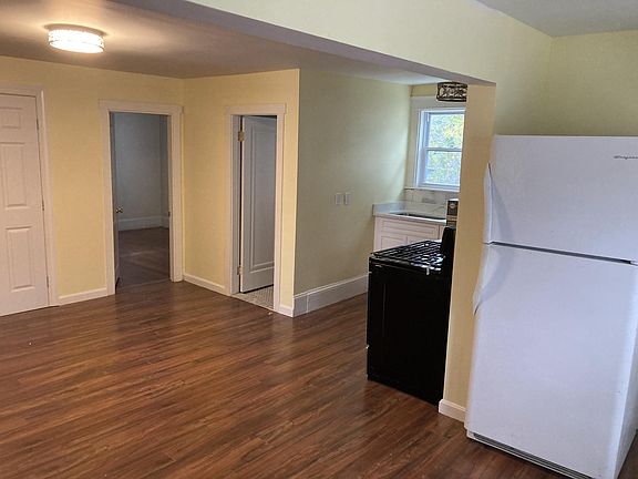 Kitchen & Dining