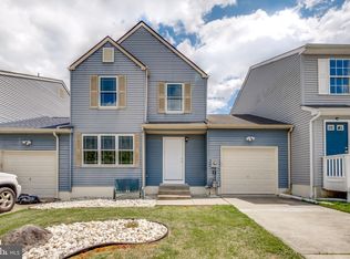 5 Blue Jay Dr, Clementon, NJ 08021