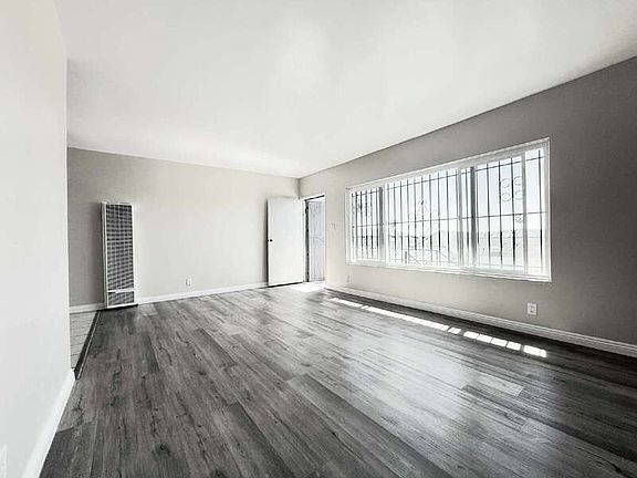 5th image of 1915 S Longwood Ave APT 7