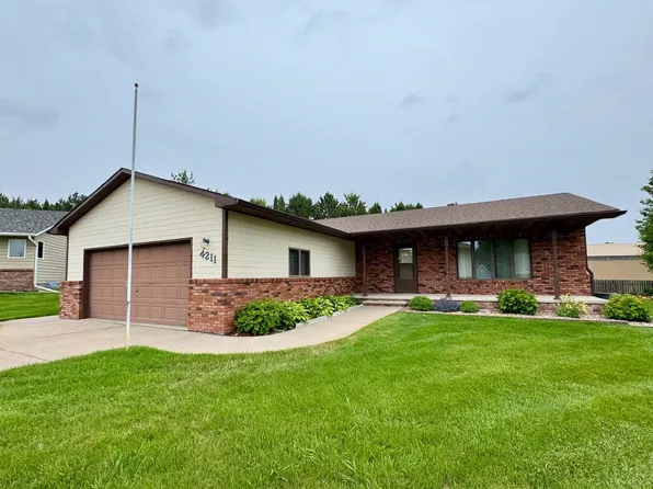 4211 H Ave, Kearney, NE 68847