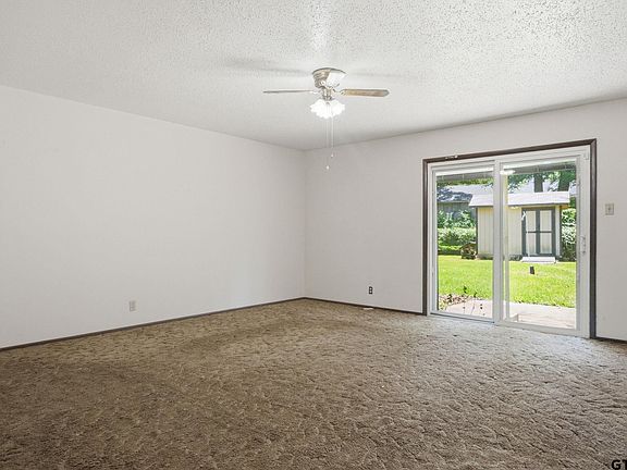 4th image of 2307 Pinkerton Dr