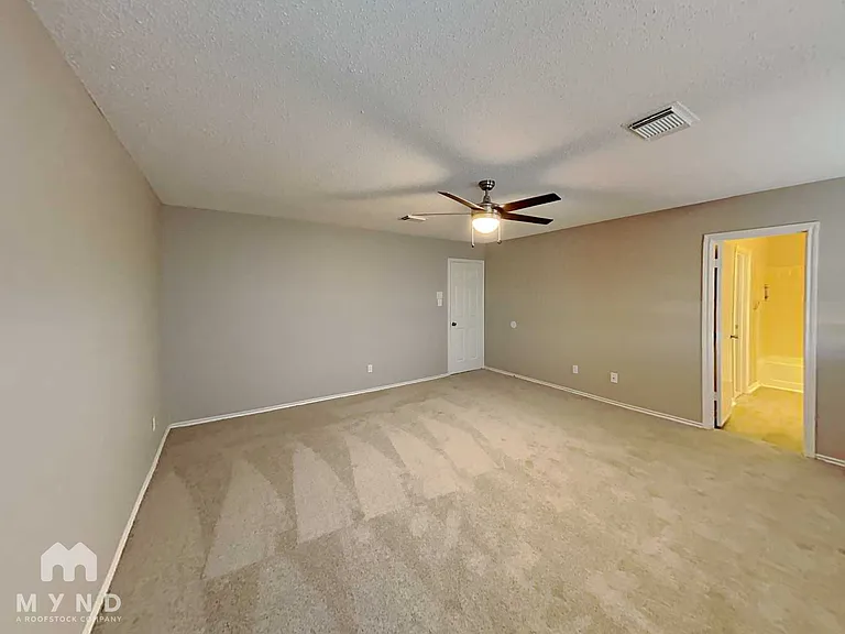 9703 Cameron Crk — Photo 14