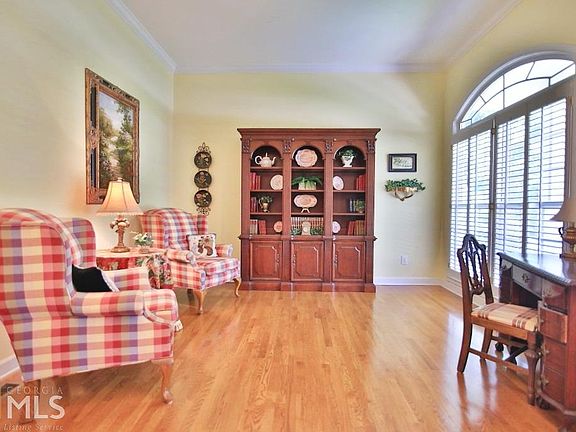4th image of 3660 Millers Pond Way