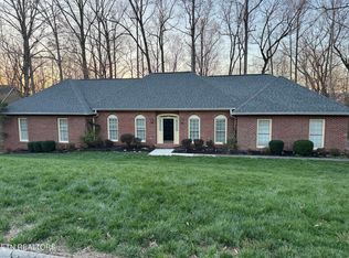 182 Whippoorwill Dr, Oak Ridge, TN 37830
